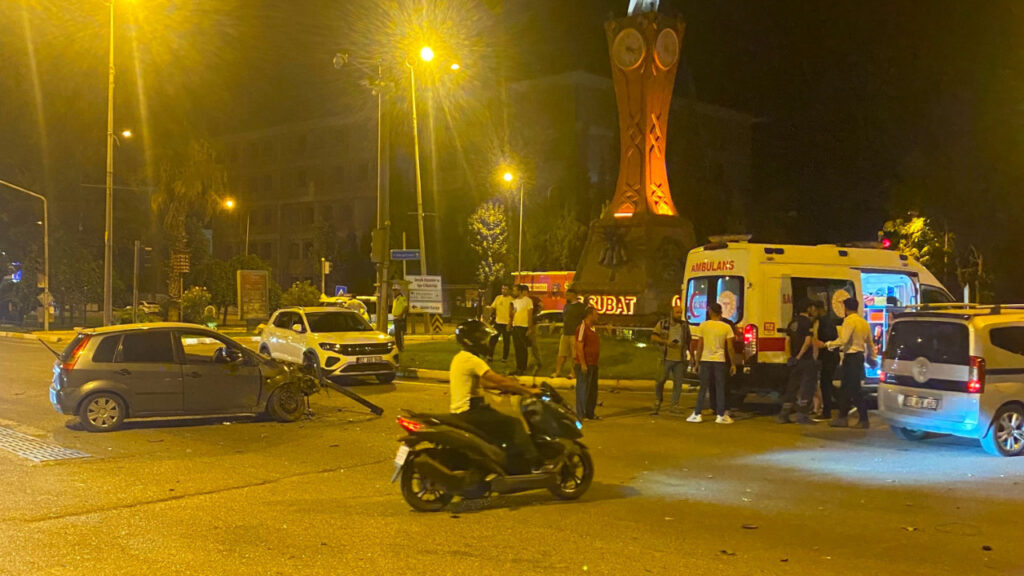 Adıyaman’da iki otomobil çarpıştı: 1 yaralı