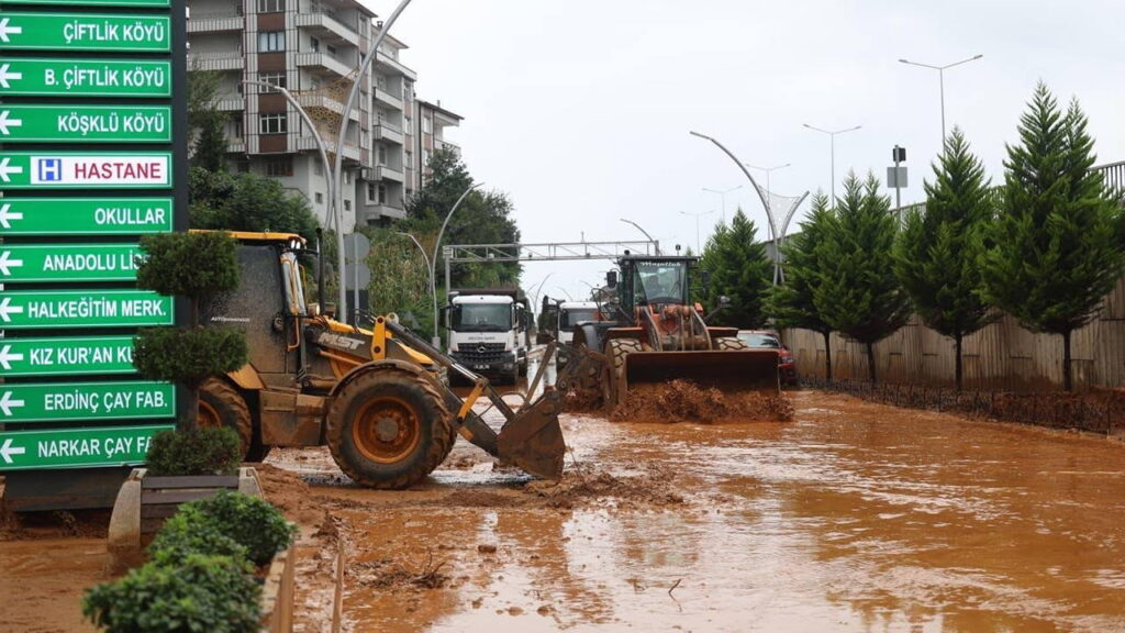 AFAD’dan Rize, Trabzon ve Giresun açıklaması: ‘Sel ve taşkınlar nedeniyle 231 ihbar alındı’